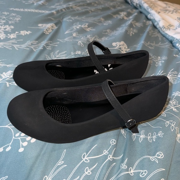 Cute small black heels shoes - Picture 2 of 3